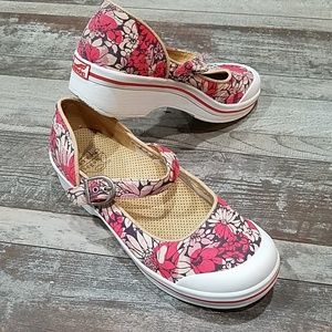 Dansko vegan Mary Jane floral clogs size 10